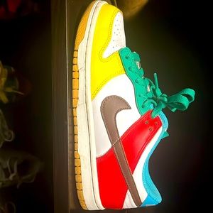 It fits a women size 7 used 4 times